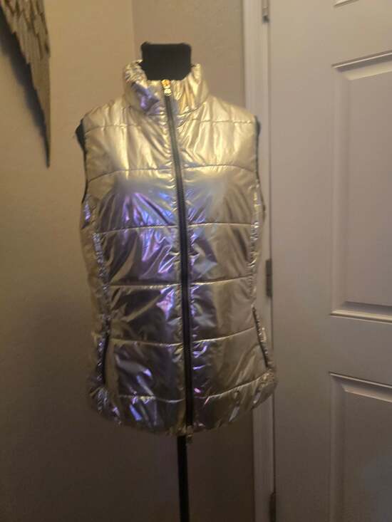 Lohla Sport Jackets & Blazers - Lohla Sport Metallic Gold Quilted Puffer Vest
